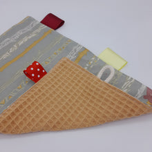 Cargar imagen en el visor de la galería, Trapito sensorial. Topos
