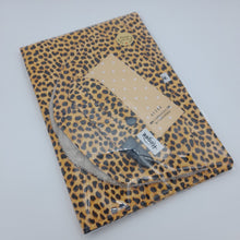 Cargar imagen en el visor de la galería, Pack bienvenida bebé animal print
