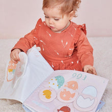 Cargar imagen en el visor de la galería, Maxi libro acolchado didactico Pascua
