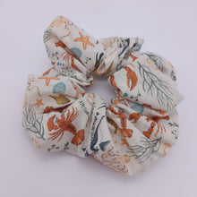 Cargar imagen en el visor de la galería, Coletero Scrunchie Mar
